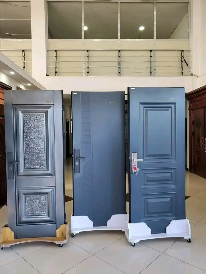 Victor-Doors display 6